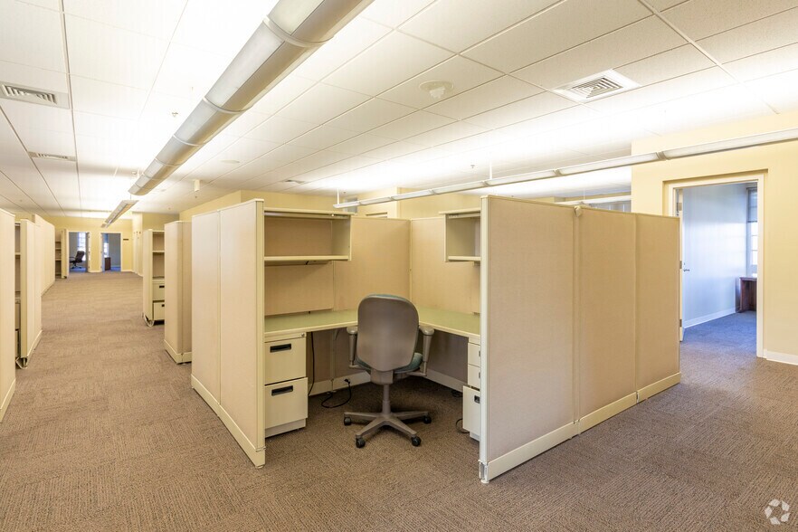 More Photos Of 920 Ridgebrook Rd, Sparks Office For Sale