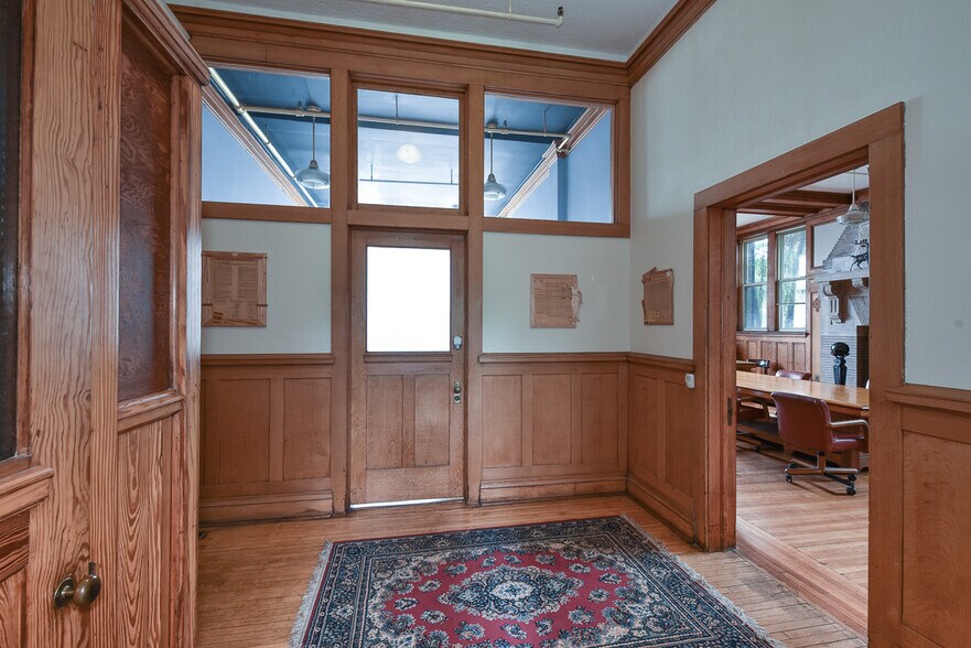 More Photos Of 4403 St Clair Ave, Cleveland Coworking Space