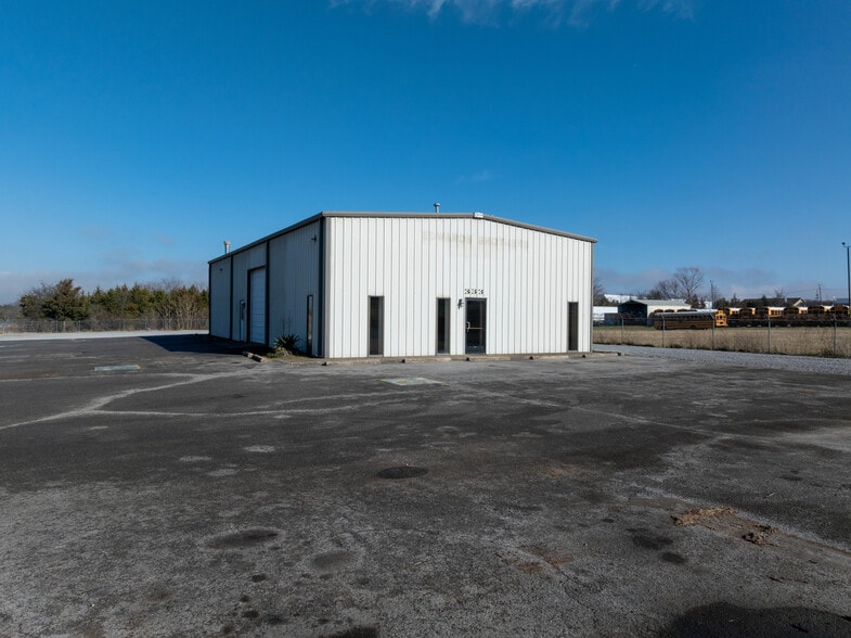 More Photos Of 333 Maddox-simpson Pky, Lebanon Warehouse For Lease