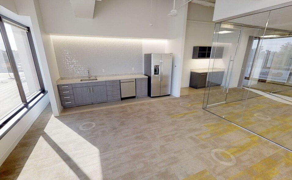 More Photos Of 6688 N Central Expy, Dallas Unknown For Lease