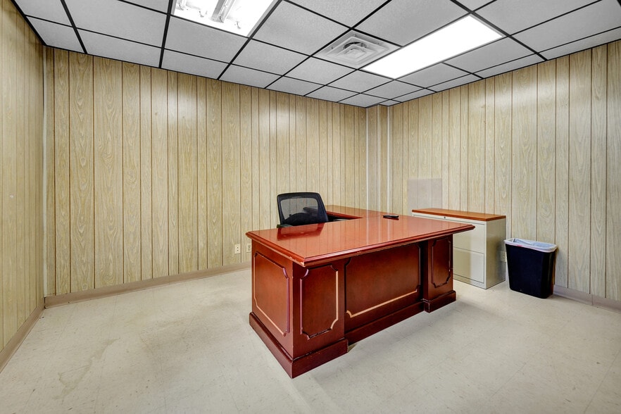 More Photos Of 5508 S FM 1788, Midland Warehouse For Sale