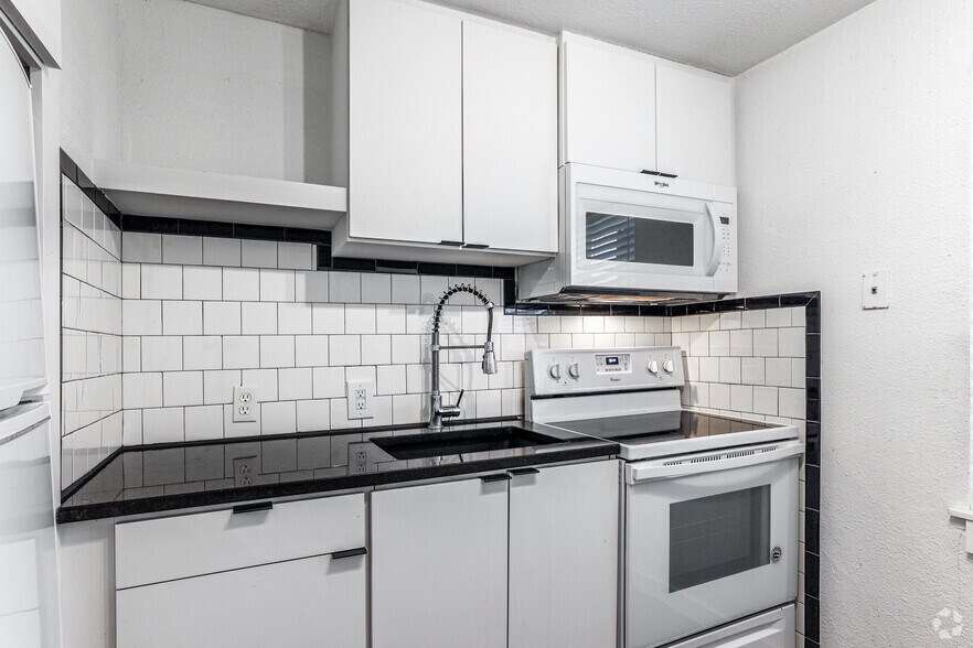 More Photos Of 701 Culbertson Dr, Oklahoma City Apartments For Sale