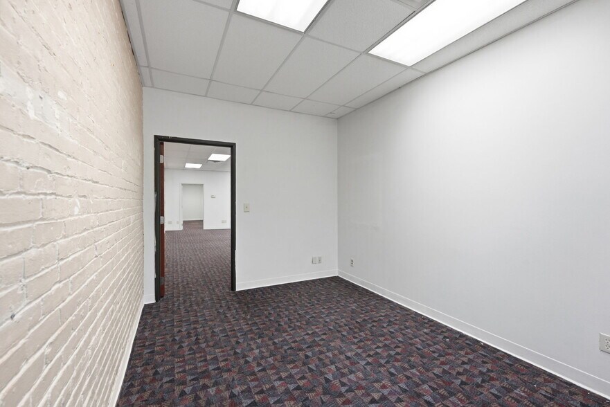 More Photos Of 197 E Morse St, Markle Office For Sale