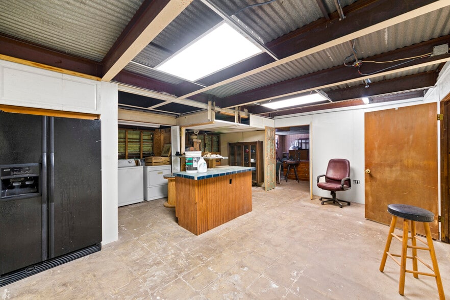 More Photos Of 4713 E Tidwell Rd, Houston Warehouse For Sale