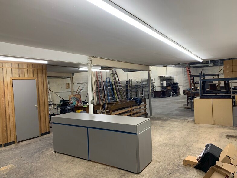 More Photos Of 3415-3501 Windom Rd, Brentwood Warehouse For Lease