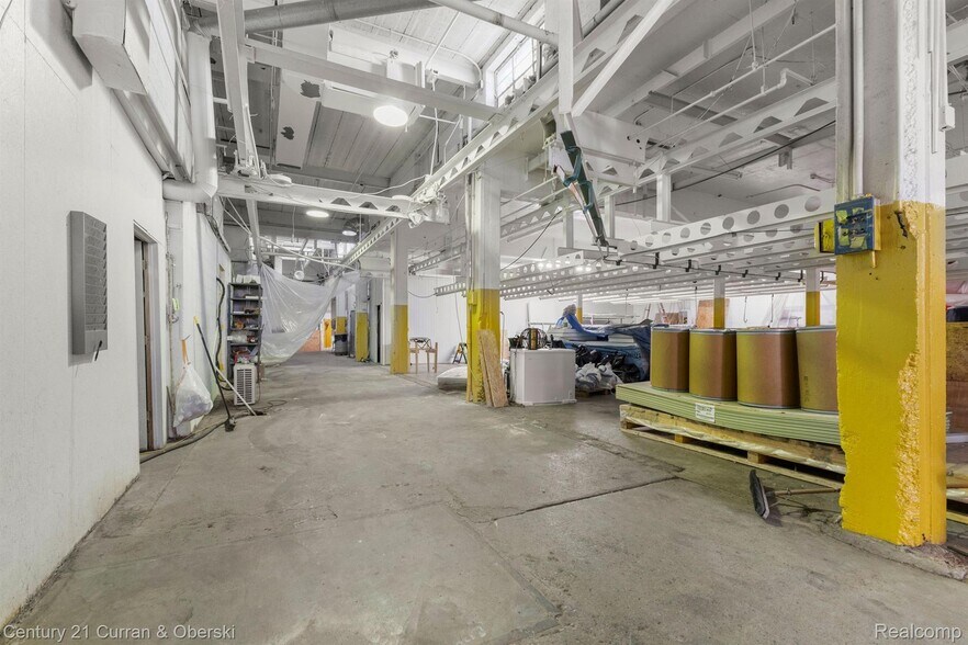 More Photos Of 12357 E Eight Mile Rd, Warren Warehouse For Sale
