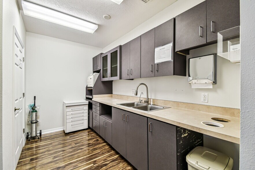 More Photos Of 7720 W Waters Ave, Tampa Office For Lease