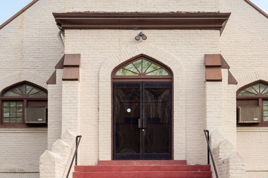 More Photos Of 2901 4th Ave, Richmond Specialty For Sale