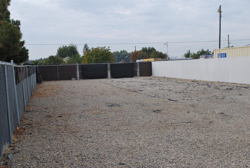 More Photos Of 12712 E McKinley Ave, Sanger Flex For Lease