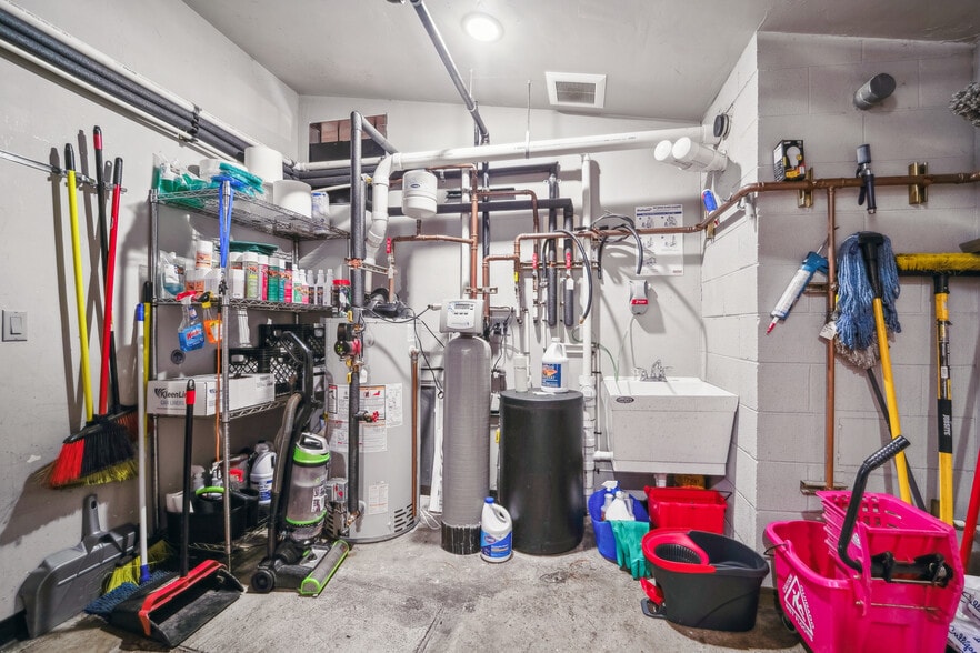 More Photos Of 707 W Park Ave, Kiel Restaurant For Sale