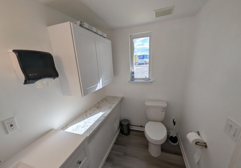 More Photos Of 466 US Highway 9, Waretown Office For Lease