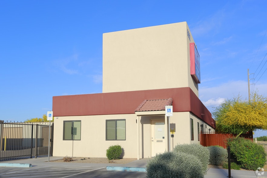 More Photos Of 8950 E Speedway Blvd, Tucson Warehouse For Lease