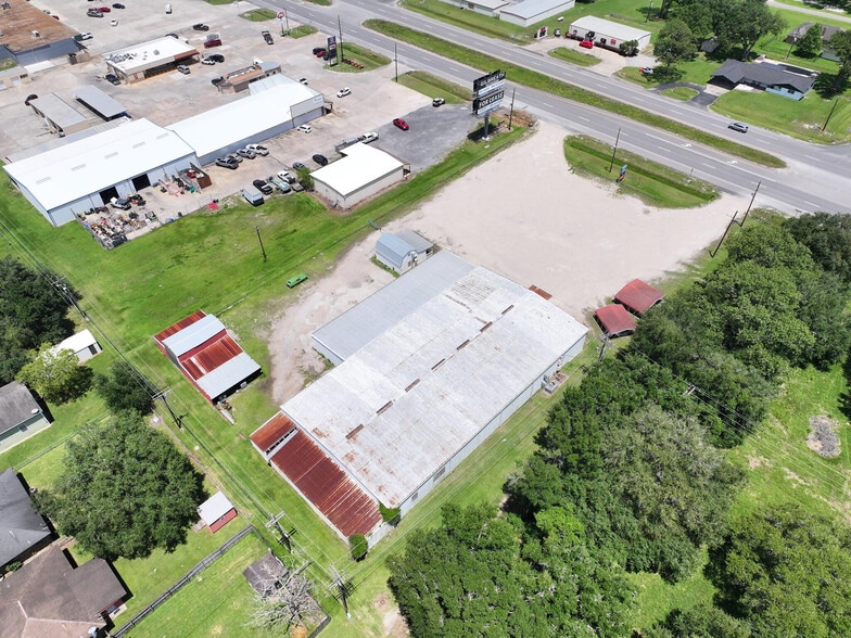 More Photos Of 1440 Gulfway Dr, Winnie Showroom For Sale