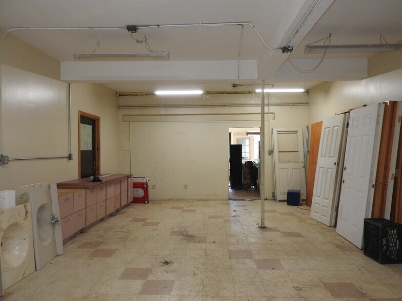 More Photos Of 1800 Brewerton Rd, Mattydale Freestanding For Sale