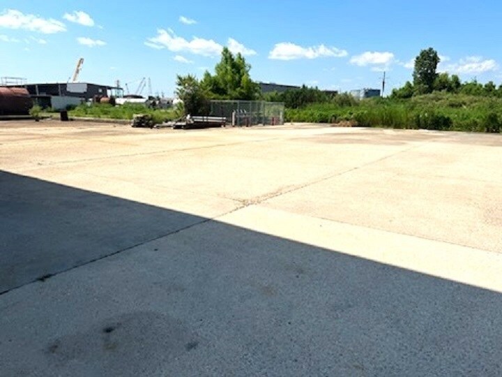 More Photos Of 2510 Denley Rd, Houma Industrial For Lease