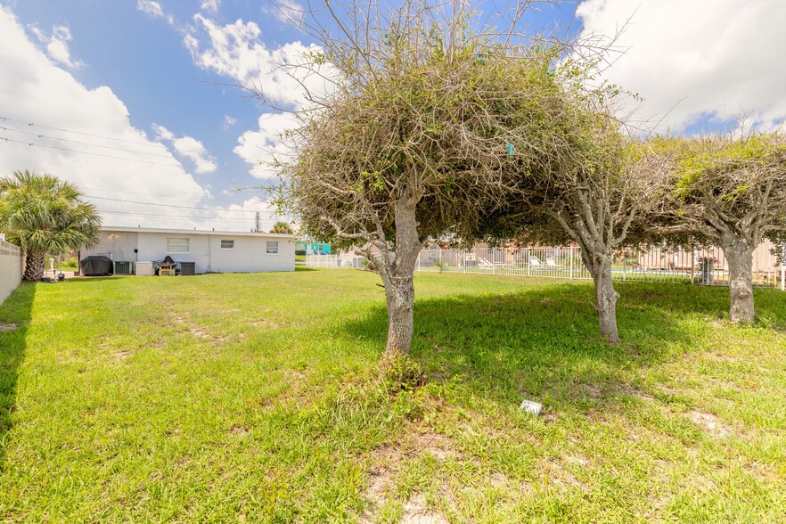 More Photos Of 133 Bridgeport Rd, Daytona Beach Shores Office For Sale