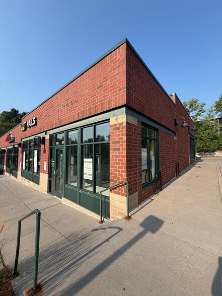 Primary Photo Of 500-508 Lexington Pky S, Saint Paul Restaurant For Lease