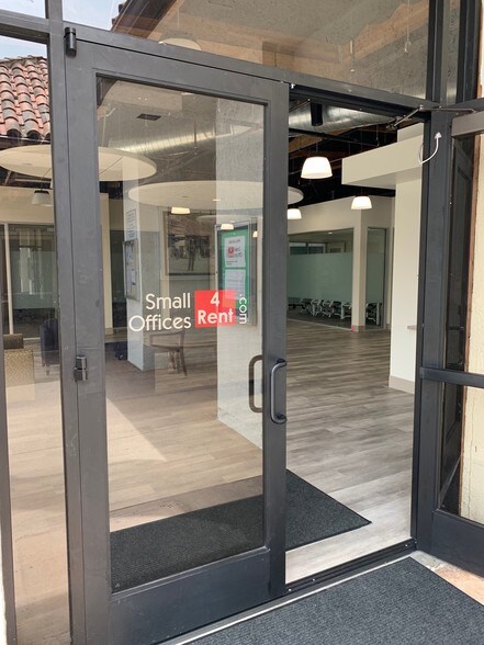 More Photos Of 16950 Via de Santa Fe, Rancho Santa Fe Office For Lease