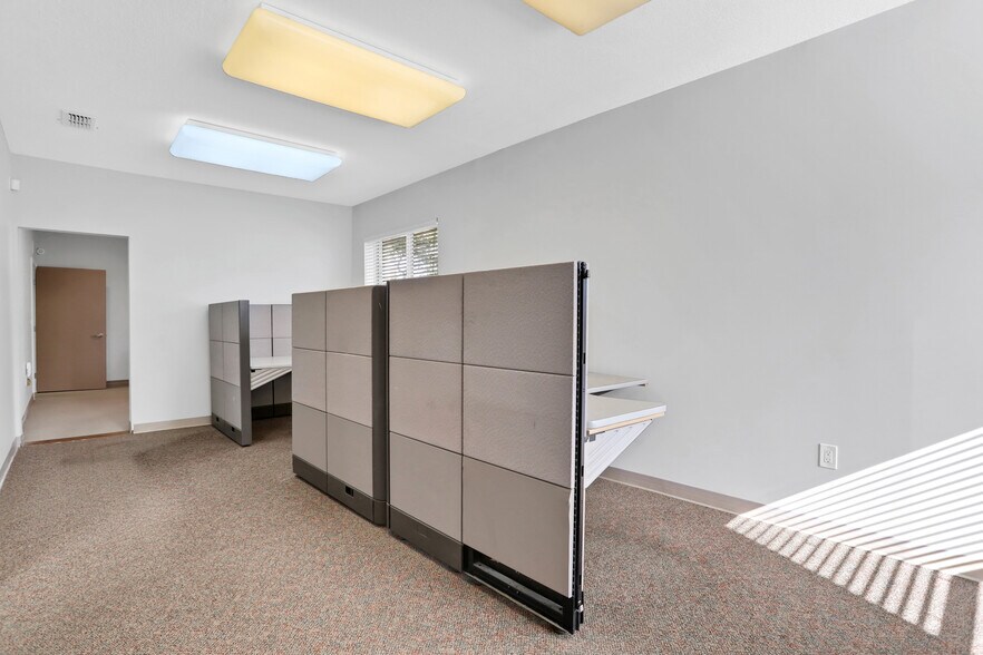 More Photos Of 6277 Dupont Station Ct, Jacksonville Medical For Sale