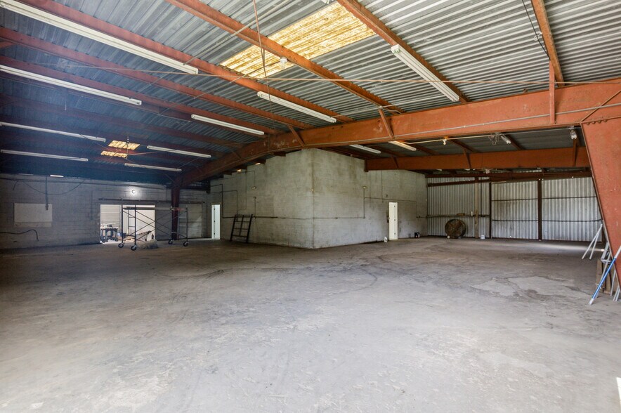 More Photos Of 4107 Port Lavaca Dr, Victoria Showroom For Sale