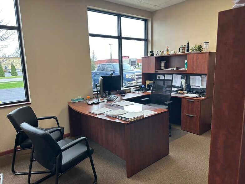More Photos Of 5709 Windy Dr, Stevens Point Office For Lease