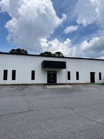 More Photos Of 2970 Ask Kay Dr SE, Smyrna Unknown For Lease