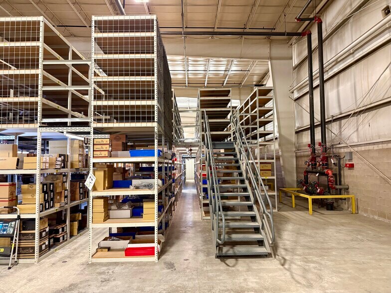 More Photos Of 189 Ringgold Industrial Pky, Danville Manufacturing For Lease