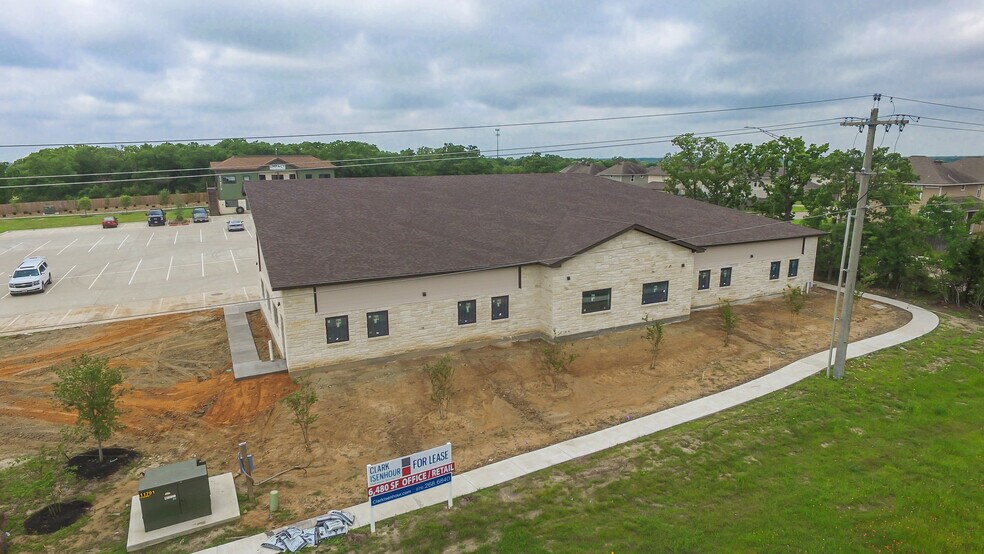 More Photos Of 3012 Barron Rd, College Station Office For Lease