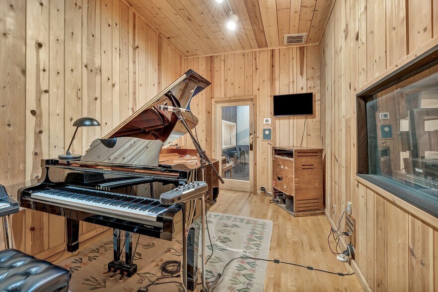 More Photos Of 622 Hamilton Ave, Nashville Loft Creative Space For Lease