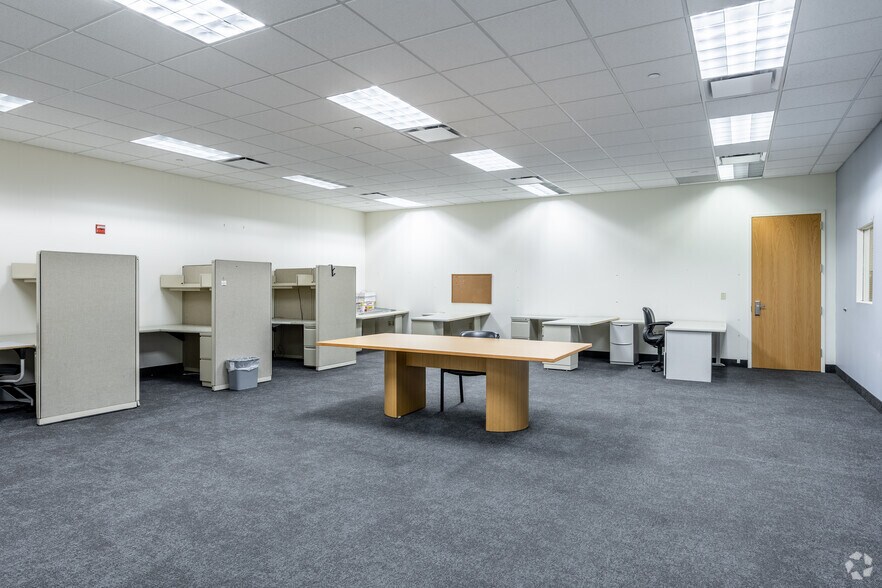 More Photos Of 64 E Midland Ave, Paramus Office For Lease