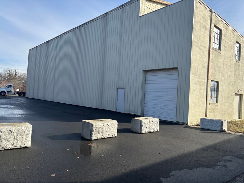More Photos Of 55-R Pawtucket Ave, Rumford Warehouse For Sale