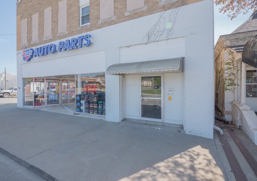 Primary Photo Of 123 N Main St, Maryville Storefront Retail Residential For Lease