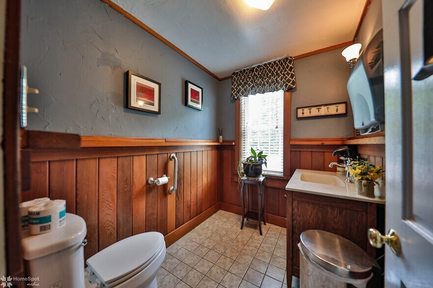 More Photos Of 2468 Route 390, Canadensis Hospitality For Sale