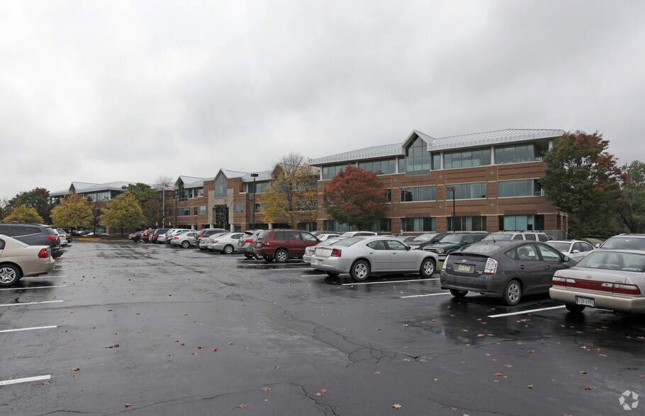 More Photos Of 100 Tournament Dr, Horsham Township Office For Lease