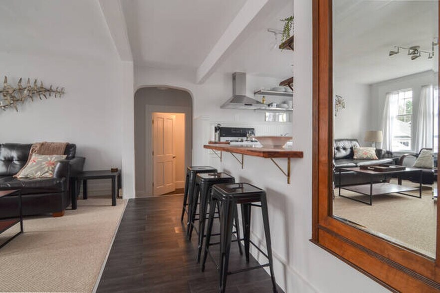 More Photos Of 1302 N 49th St, Seattle Apartments For Sale