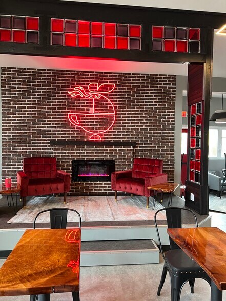 More Photos Of 165 S Miller St, Rockaway Beach Flex For Sale