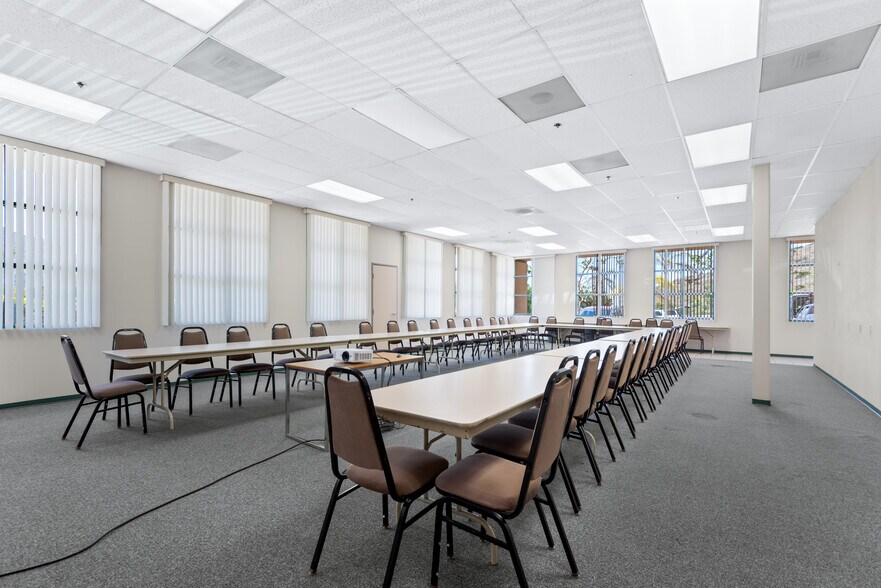 More Photos Of 816 Camarillo Springs Rd, Camarillo Medical For Lease