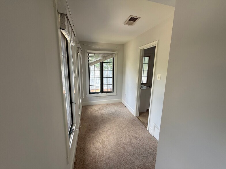 More Photos Of 7507 Dartmouth Ave, College Park Apartments For Sale