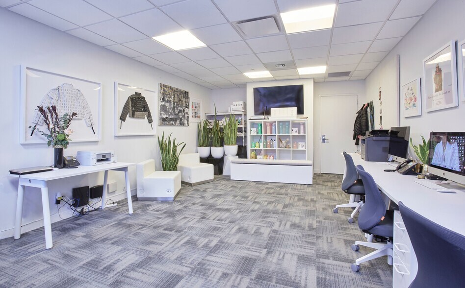 More Photos Of 866 United Nations Plz, New York Office For Sale