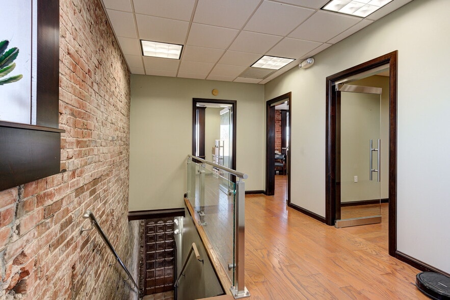 More Photos Of 1008 W Main St, Oklahoma City Office For Lease
