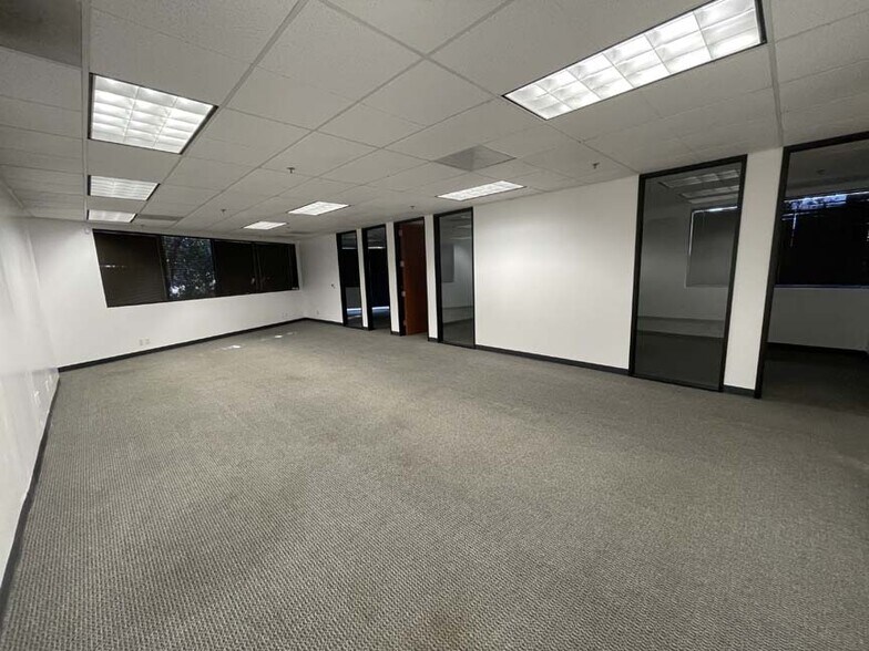 More Photos Of 710 Lakeway Dr, Sunnyvale Office For Lease