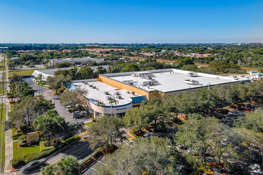 More Photos Of 7401-7491 N Federal Hwy, Boca Raton Unknown For Lease