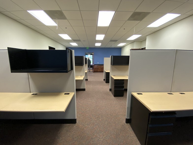 More Photos Of 28040 W Harrison Pky, Valencia Distribution For Lease