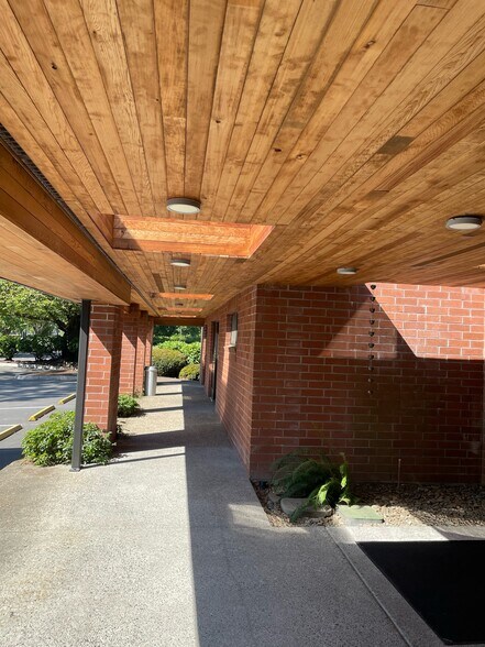 More Photos Of 29781 SW Town Center Loop W, Wilsonville Office For Sale