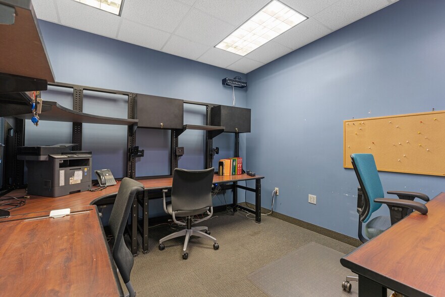 More Photos Of 2640 Pitcairn Rd, Monroeville Medical For Sale