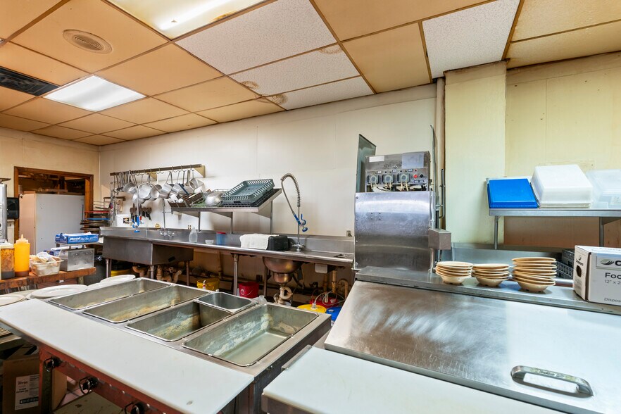 More Photos Of 32-34 Main St, Perry Restaurant For Sale