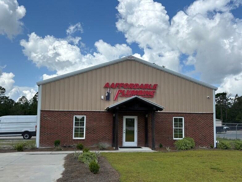 More Photos Of 19358 Valdosta Hwy, Valdosta Light Distribution For Lease
