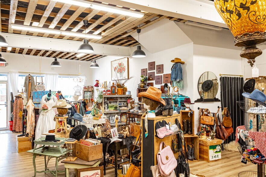 More Photos Of 214 E Main St, Brenham Office Residential For Sale