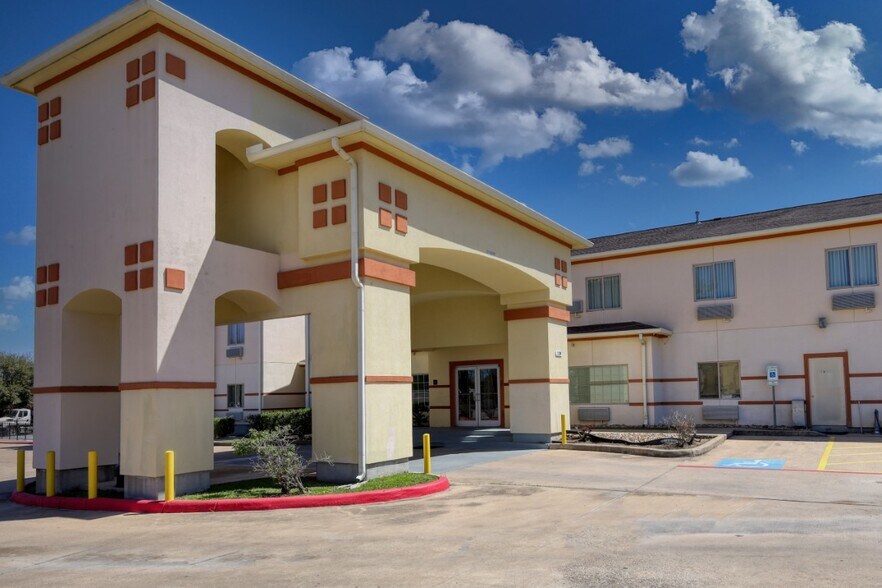 More Photos Of 2209 Highway 290 E, Brenham Hotel For Sale