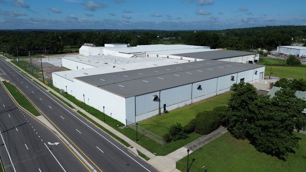 More Photos Of 1621 15th St, Augusta Warehouse For Lease